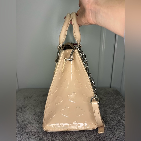 Betsey Johnson Purse Heart Debossed Multi-Compartment Crossbody Sand Beige Purse - Picture 4 of 11